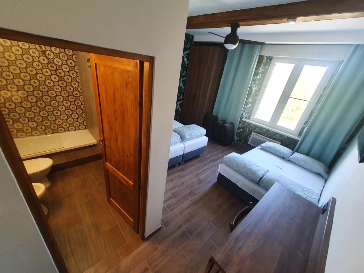 Luxurio Rooms With Baths Livorno Exteriör bild